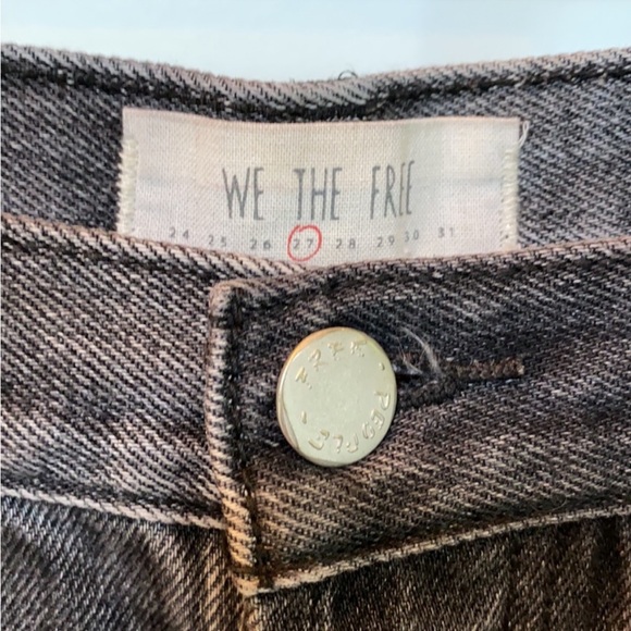 FREE PEOPLE CUTOFF SHORTS • POCKET DETAIL • size27 - Picture 3 of 3